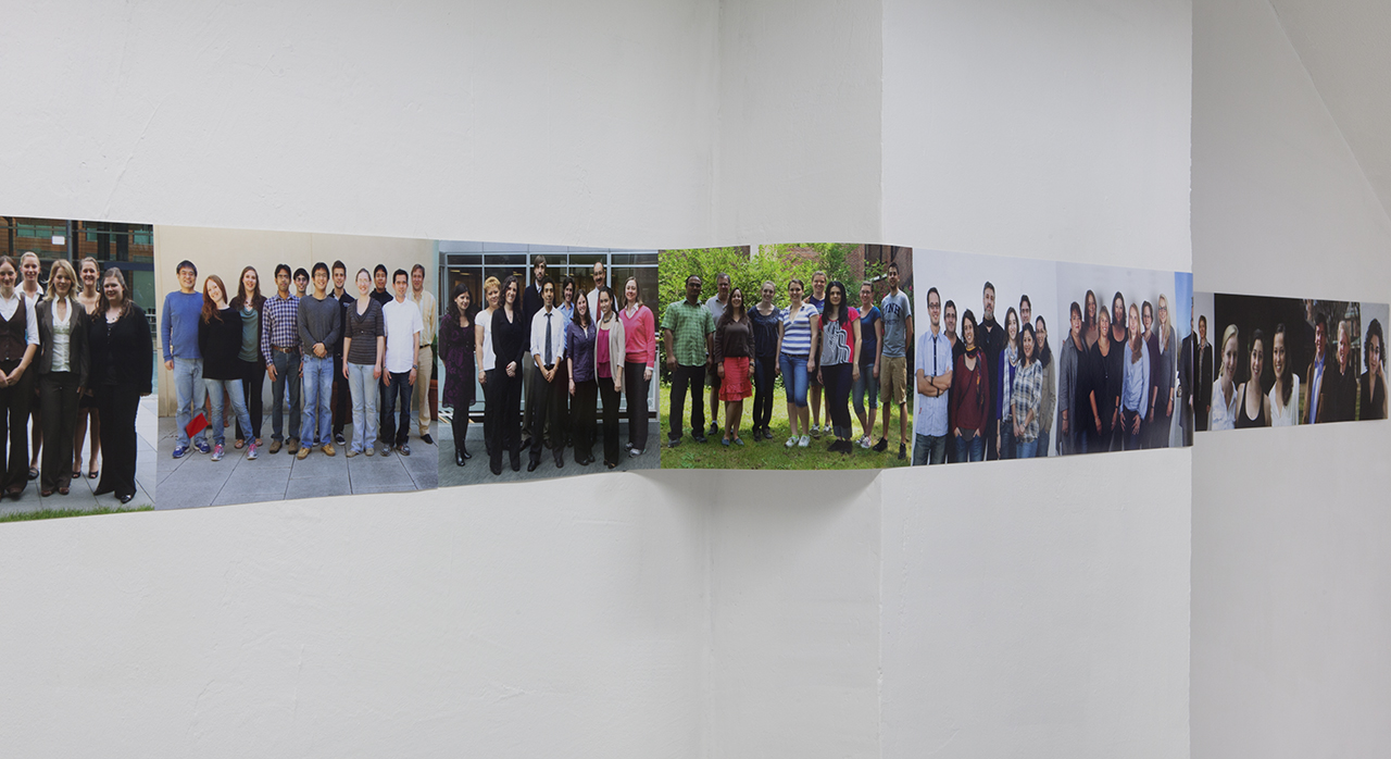 Ensayo para una multitud. Vista de la instalación en JM Galería