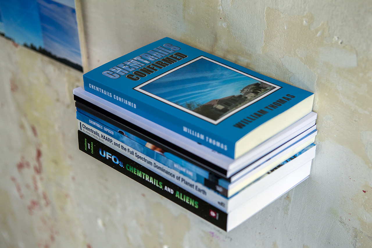 Look! Up in the sky!,2019