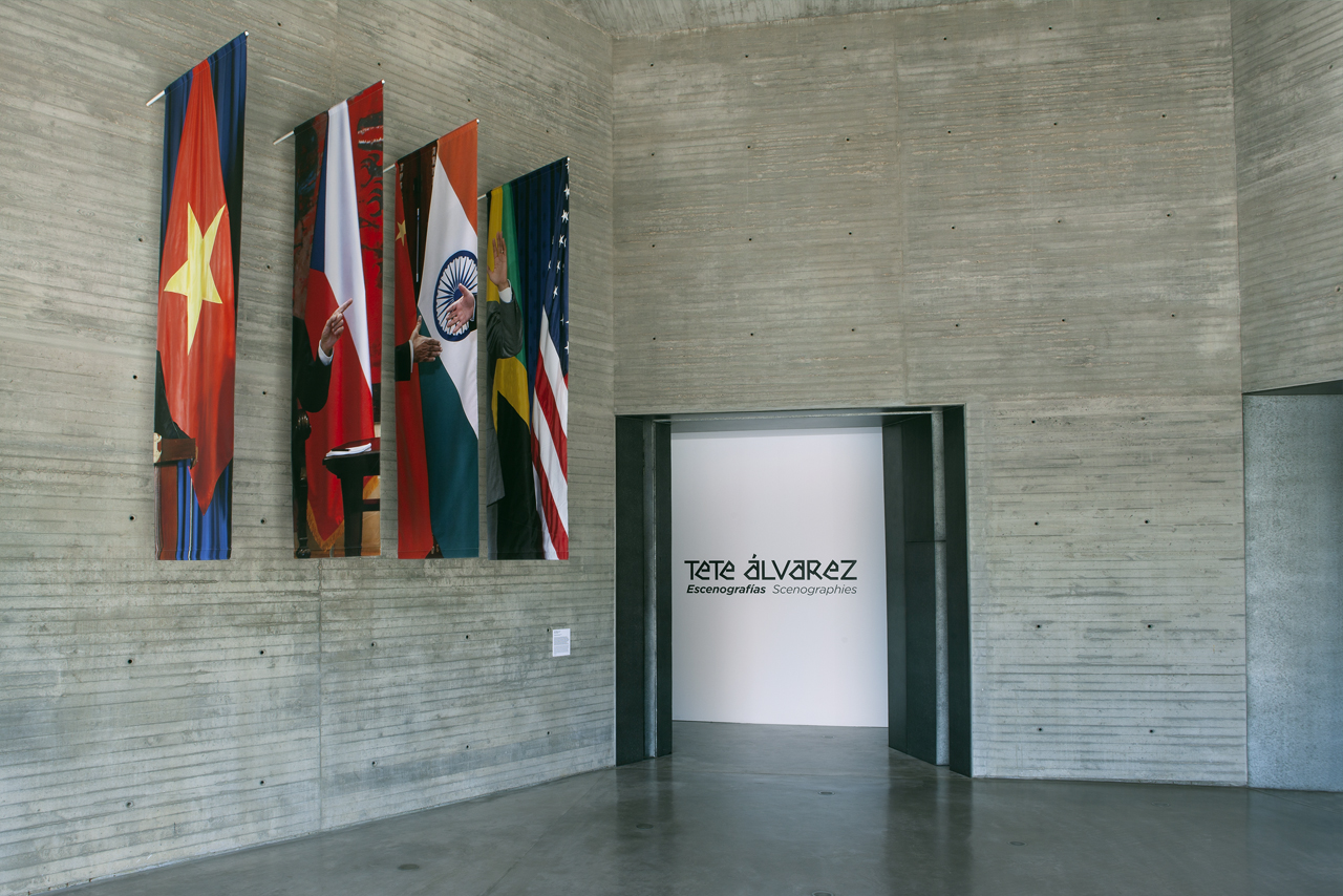 Bajo la bandera / Under the flag, 2020